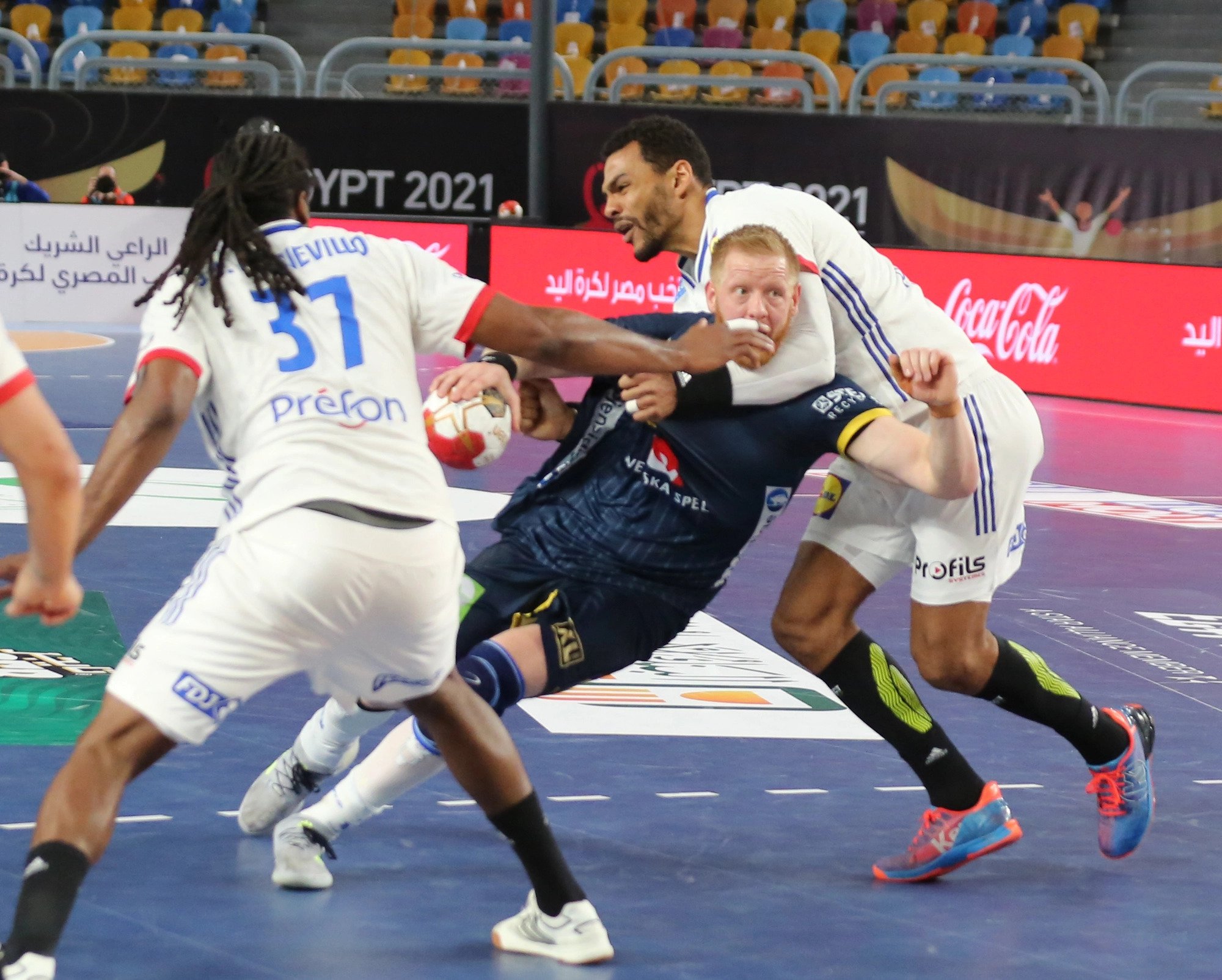 Sensational win for Sweden against France - handball-base.com