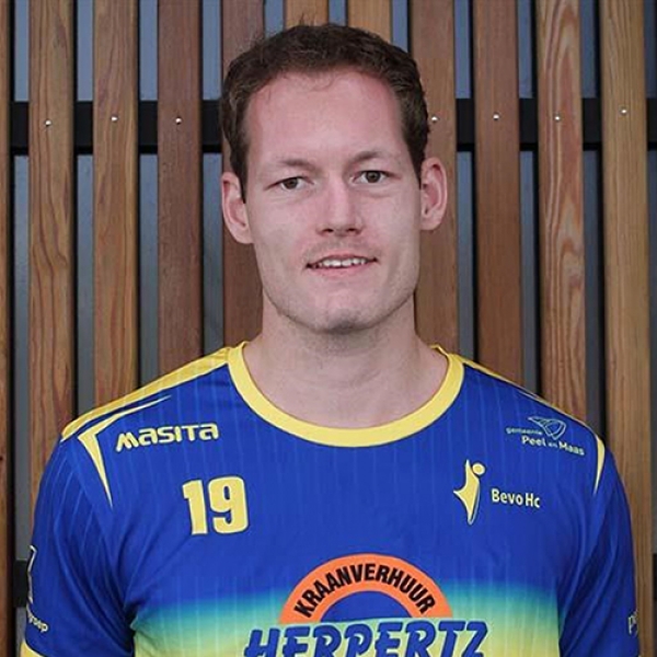 Nick  van den Beucken